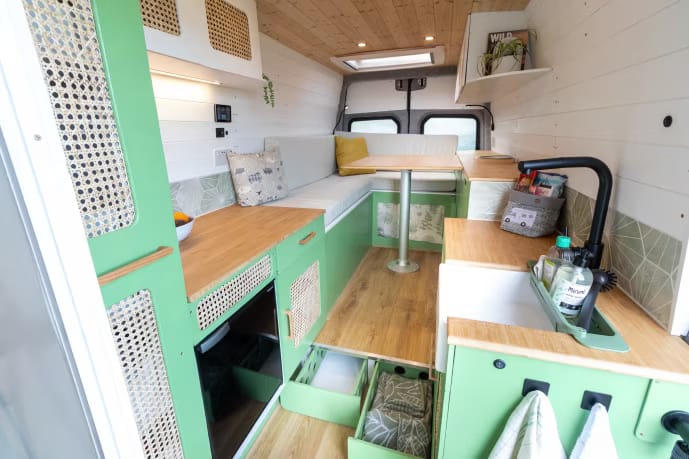 Winnie campervan photo 2