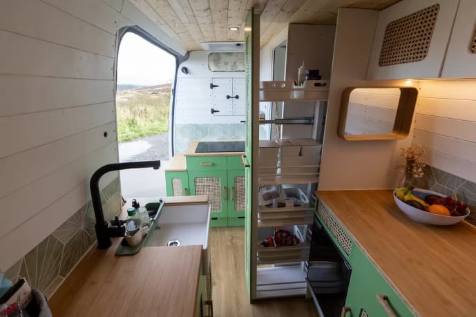 Winnie campervan photo 8
